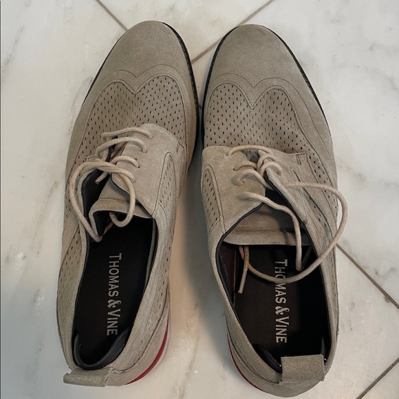 Thomas and Vine Men’s Size 10 Stone Beige Color Suede Perforated Oxford Shoes - Picture 9 of 10